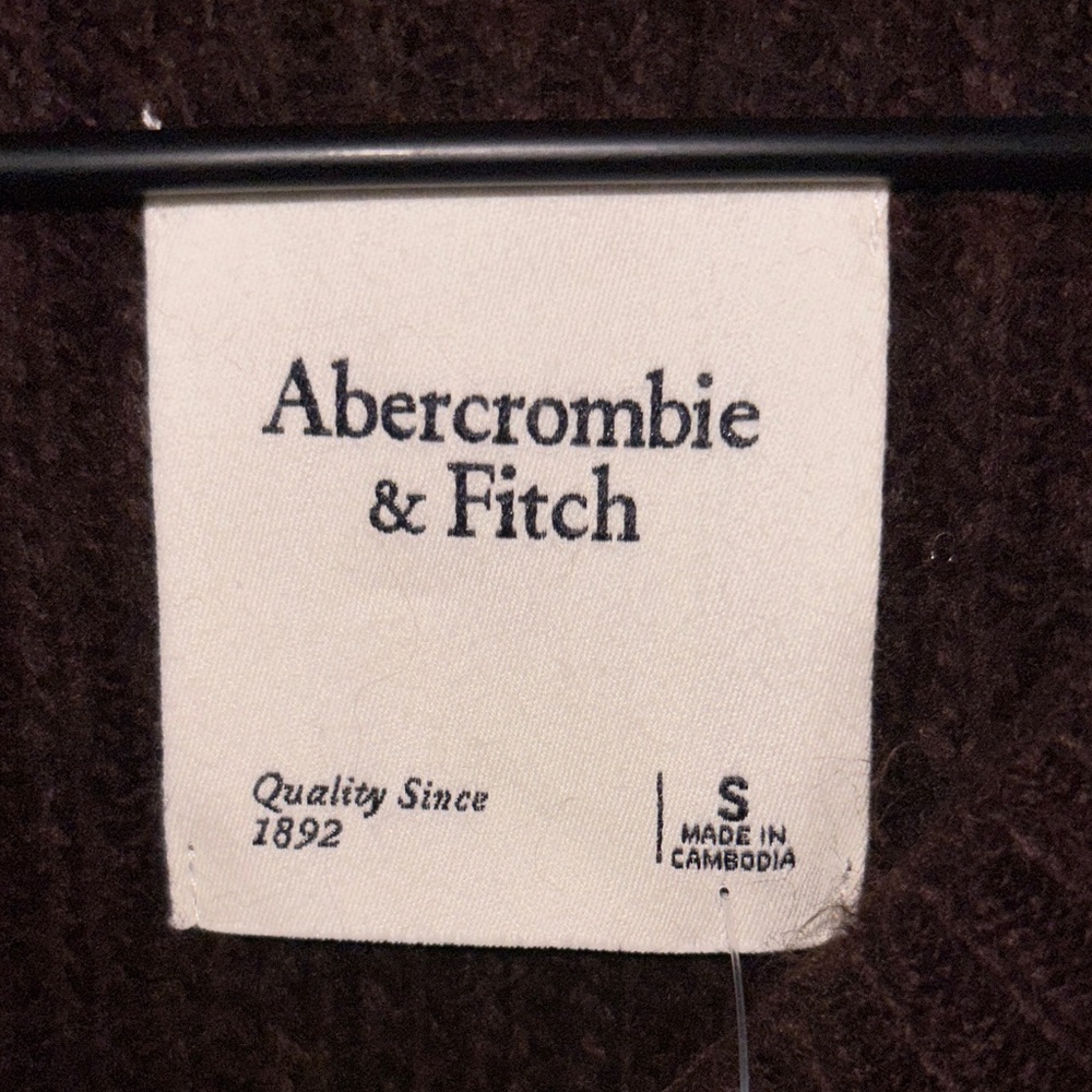 NWT Abercrombie & Fitch Sweater - Picture 5 of 6